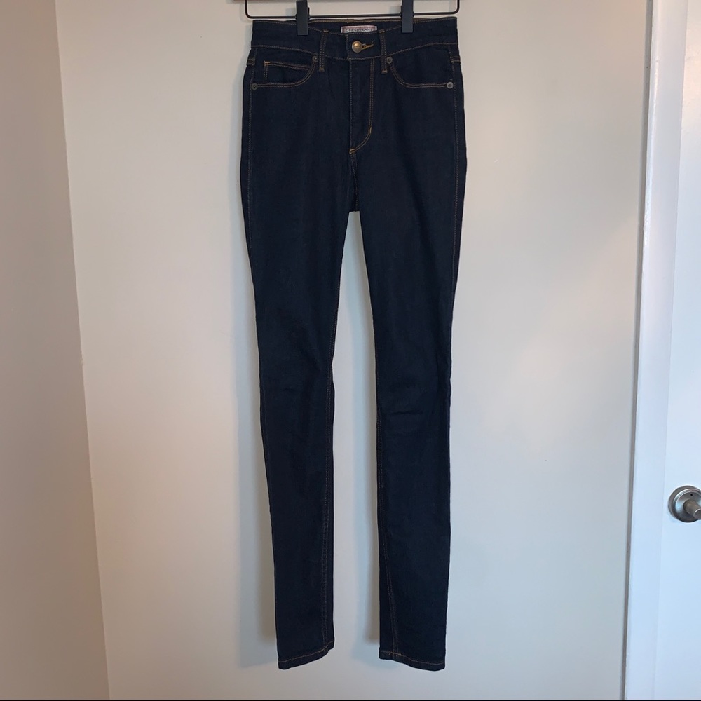 High Waisted Guess Skinny Jeans 🤍